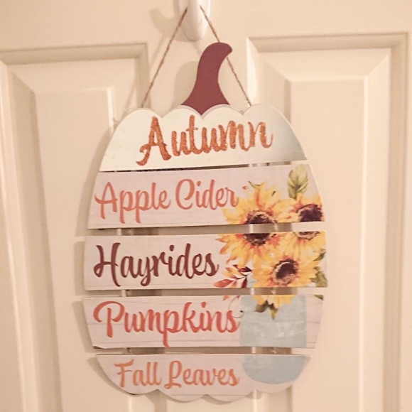 Pumpkin Shaped Door Hanger For Autumn - Picture 2 of 10